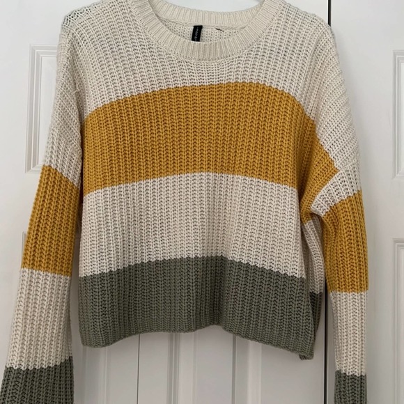 Moon and Madison Sweaters - Moon and Madison Cropped Oversized Sweater Large